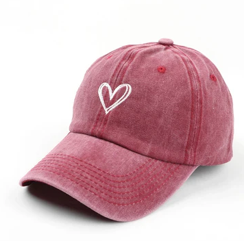 Berretto cotone con cuore ricamato