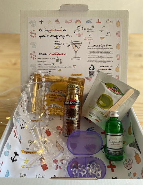 EMERGENCY KIT WE LOVE KAREN WALKER