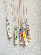 Carica l&#39;immagine nel visualizzatore di Gallery, Collana lunga - IN POCHE PAROLE