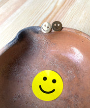 Carica l&#39;immagine nel visualizzatore di Gallery, SMILE - Orecchini a lobo